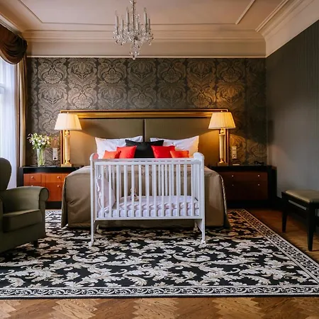 Grandhotel Pupp Szálloda 5*
