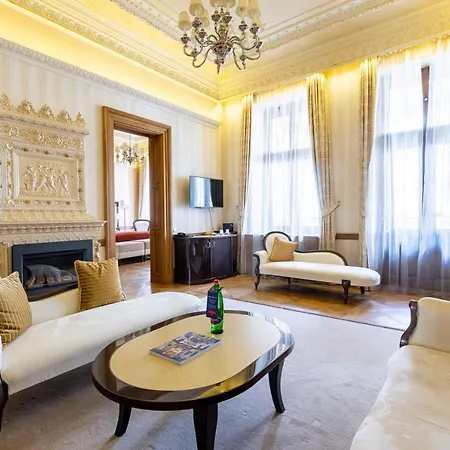 Grandhotel Pupp Szálloda