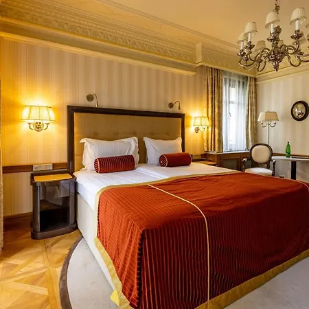 Szálloda Grandhotel Pupp 5*