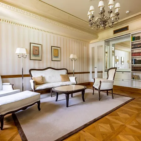 Szálloda Grandhotel Pupp 5*