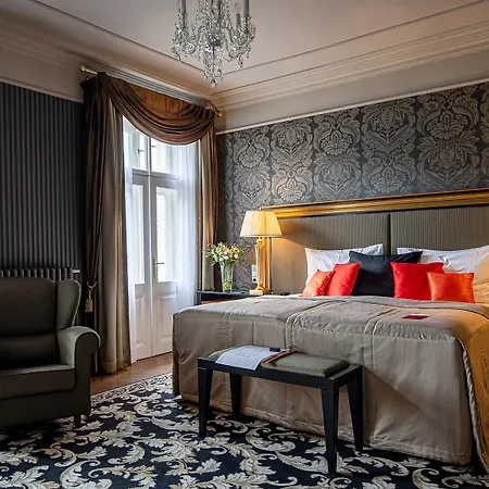 Szálloda Grandhotel Pupp 5*