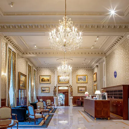Grandhotel Pupp Szálloda