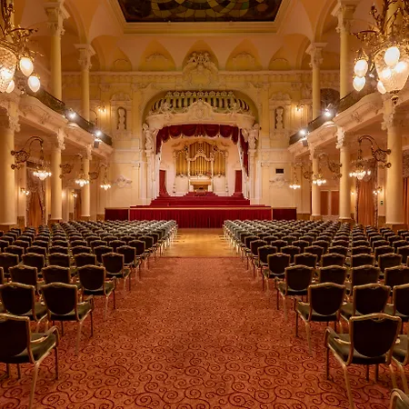 Grandhotel Pupp Szálloda 5*
