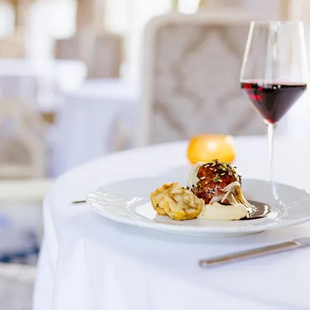 Szálloda Grandhotel Pupp 5*